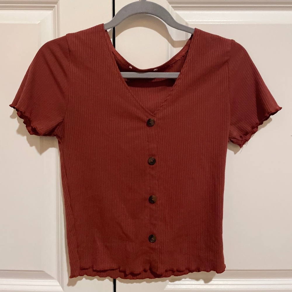 Maroon tshirt